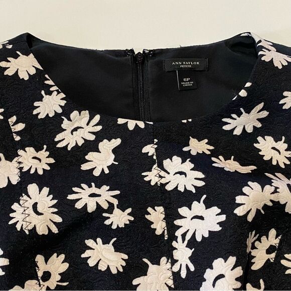 AnnTaylor Petite Black & White Floral Sheath Dress Women's Size 6P - Picture 4 of 16